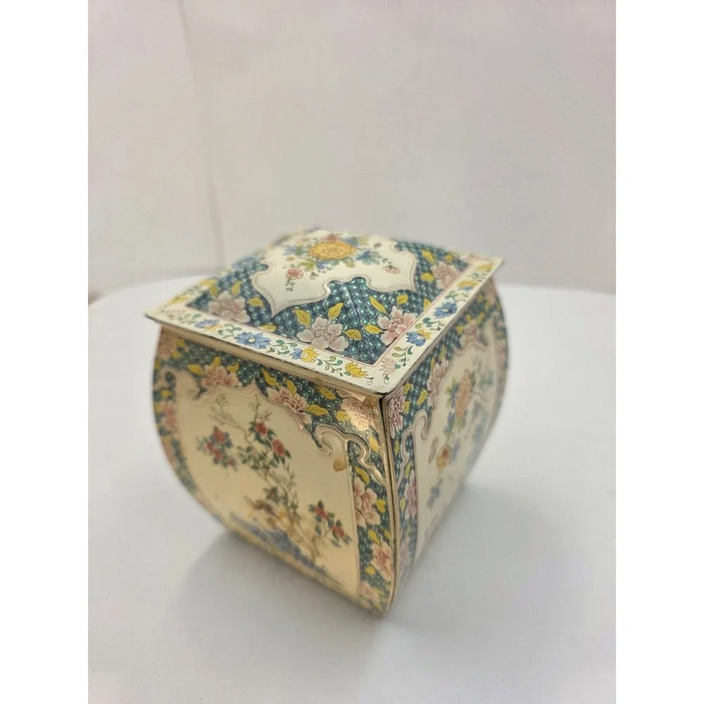 VTG Chinoiserie Floral Metal Tea Caddy Trinket Box Made In Holland 5.5